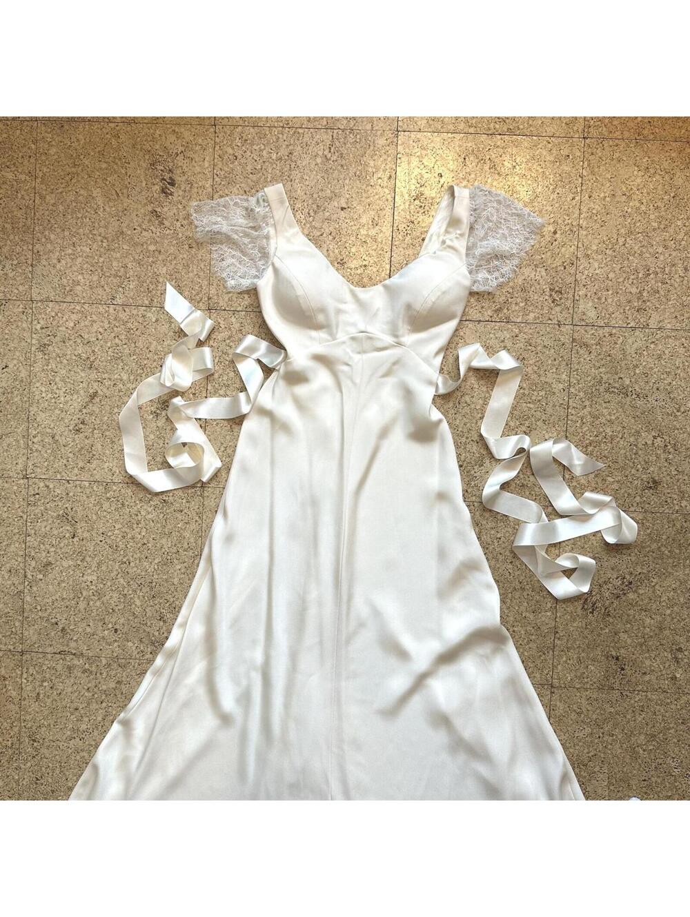 Ivory Wedding Dress XS Sweetheart V Neck/Back Lace Flutter Sleeve Train Bridal